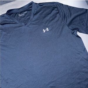 Under Armour Shirt Mens XL Blue V-Neck HeatGear Loose Fit Short Sleeve Athletic